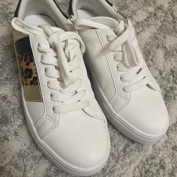 STEVE MADDEN Fone Sneakers - Picture 4 of 9